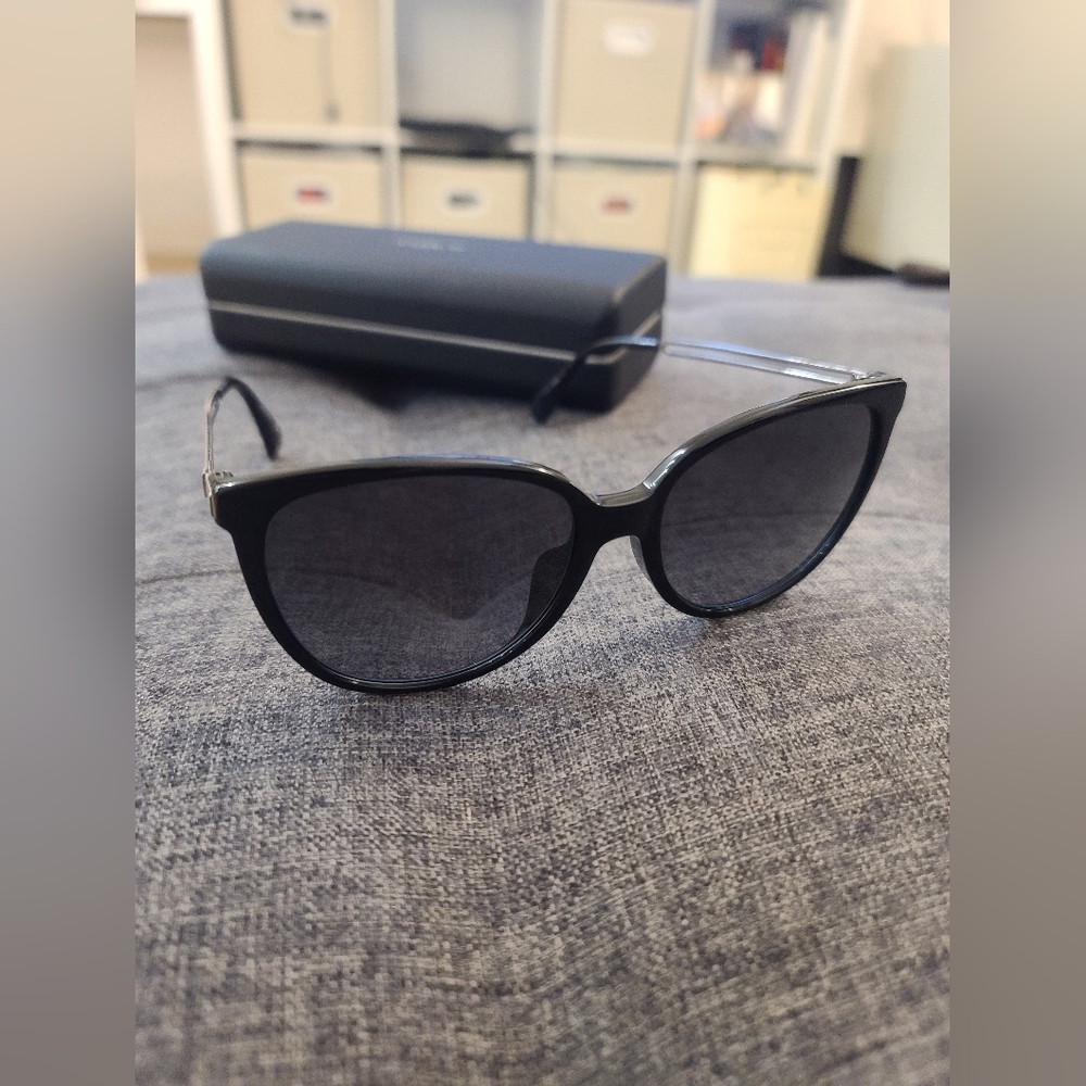Givenchy Sunglass GV 7116